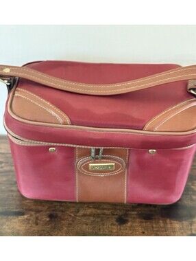 Vintage Jaguar Train Case Carry On Cosmetic Overnight Bag Burgundy 12" x 8" x 6"